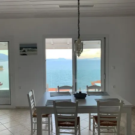 Chelidoni House: Two-bedroom With Spectacular Seaview Koróni